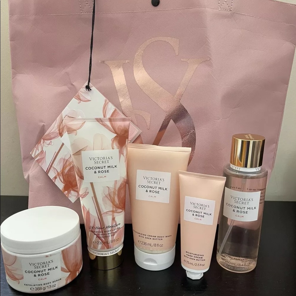 LAST ONE! Victoria’s Secret Natural Beauty Gift Set - Picture 13 of 15